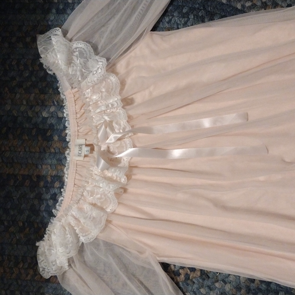 Mucarlar pink nightgown